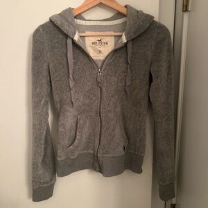 2000s Hollister grey velour zip-up hoodie